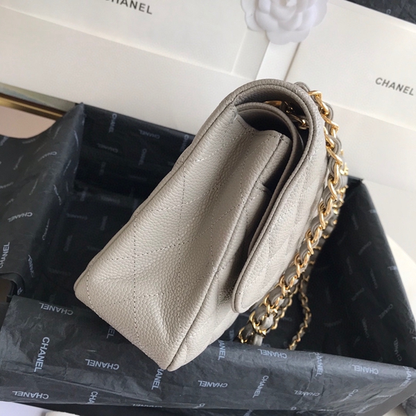 シャネルバッグレプリカ角部分ディテール